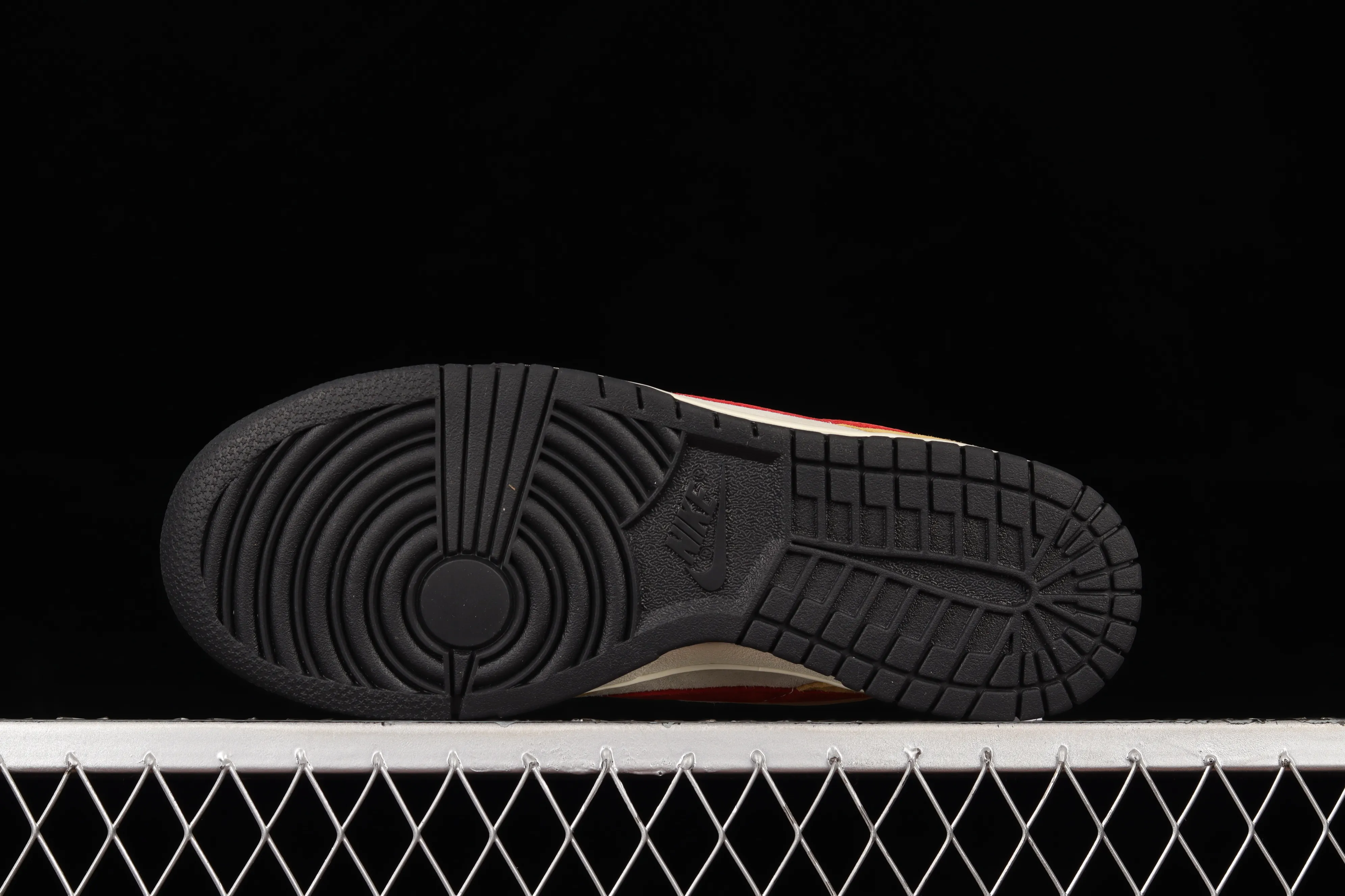 All Categories Nk SB Dunk Series Nk SB Dunk Low Low-top sneakers Otomo Katsuhiro x Nk SB Dunk Low "Steamboy OST" Otomo Katsuhiro co-branded SB low-top sports and leisure sneakers DO7412-988